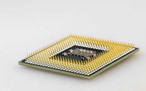 AMD推出7nm游戏GPU Radeon VII