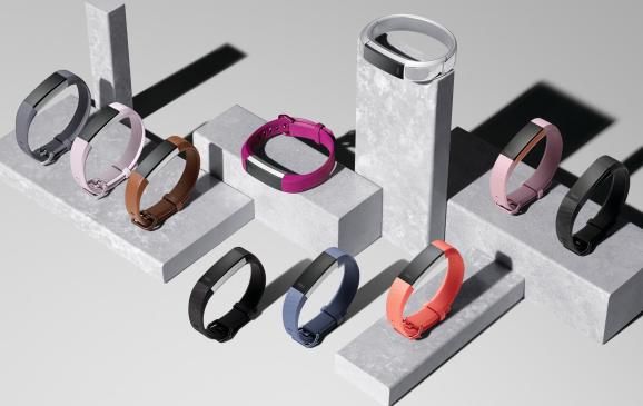 Fitbit的新款Alta腕带配有内置心率跟踪器